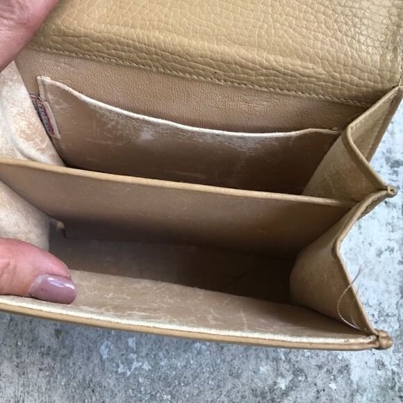 Dooney Bourke  - Picture 4 of 4